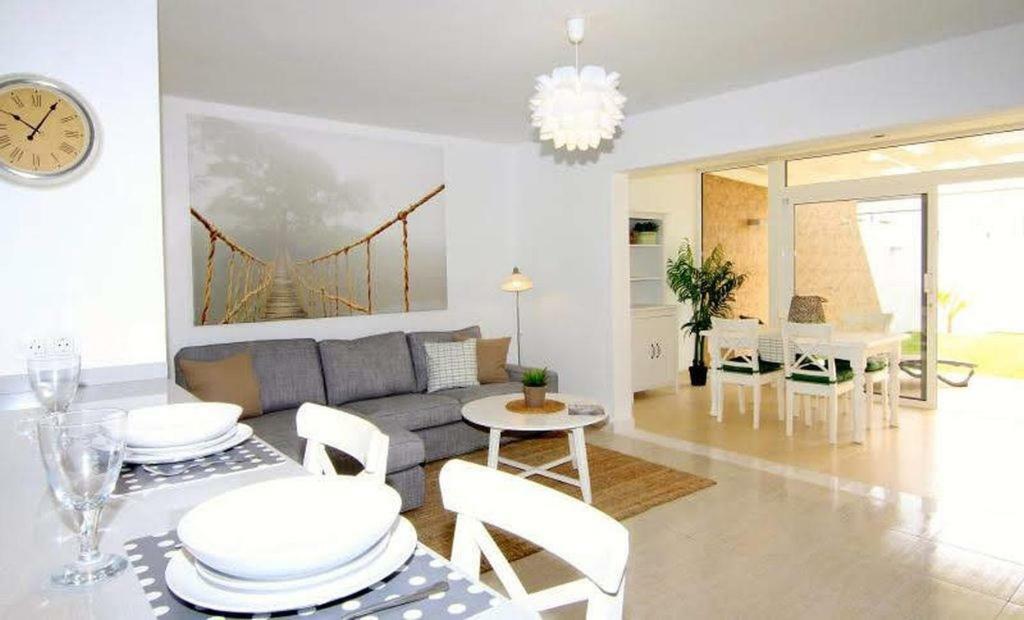 Ground Floor Apartment Suite With Private Garden, Los Charcos Costa Teguise Exterior photo
